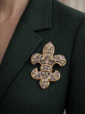 Vintage Lisner Rhinestone Fleur de Lis Brooch
